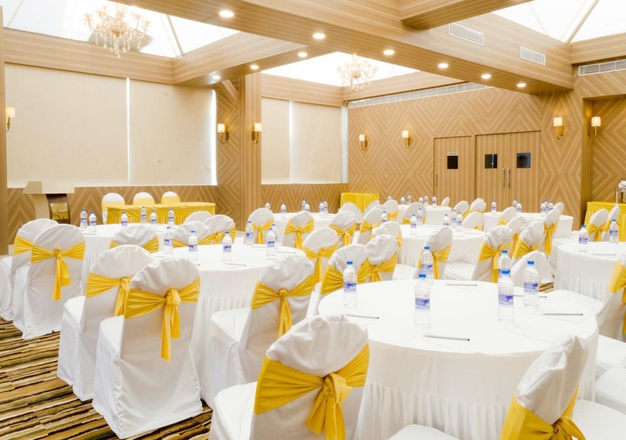 Ss Lumina Hotel Бангалор Экстерьер фото